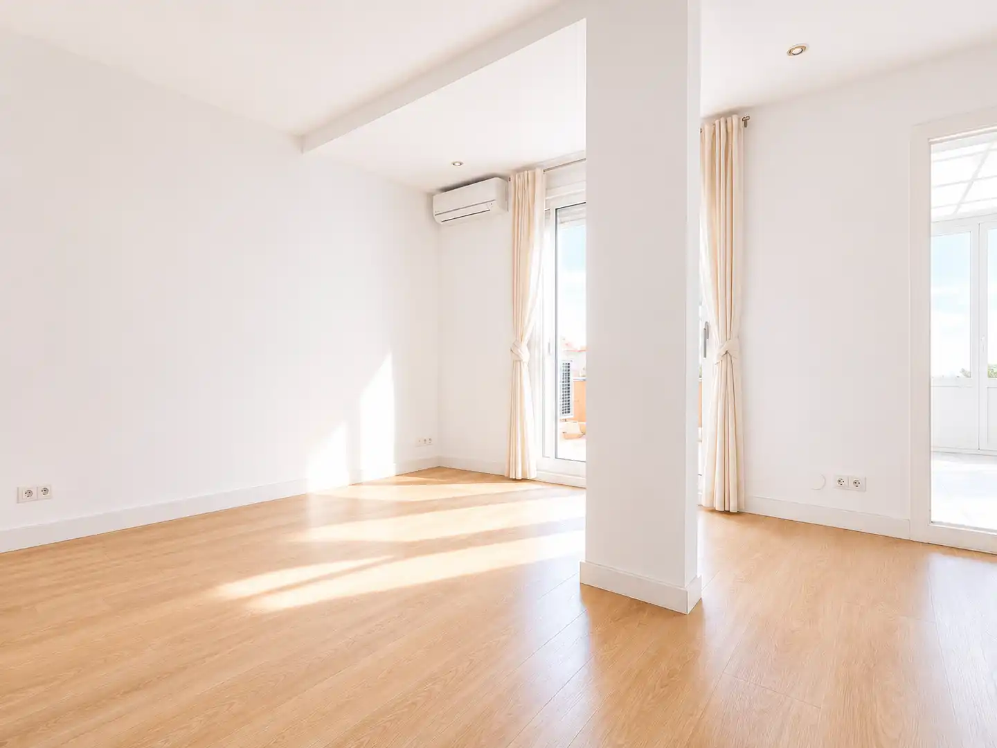Habitación de Ático en venta en Barcelona con Calefacción y Terraza