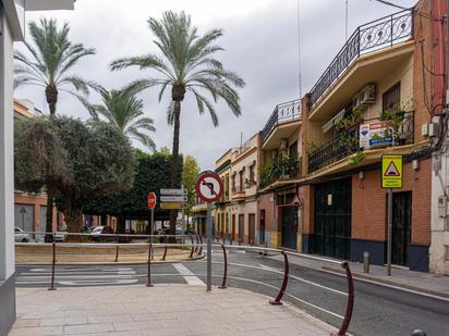 Exterior view of House or chalet for sale in Alcalá de Guadaira  with Terrace and Storage room