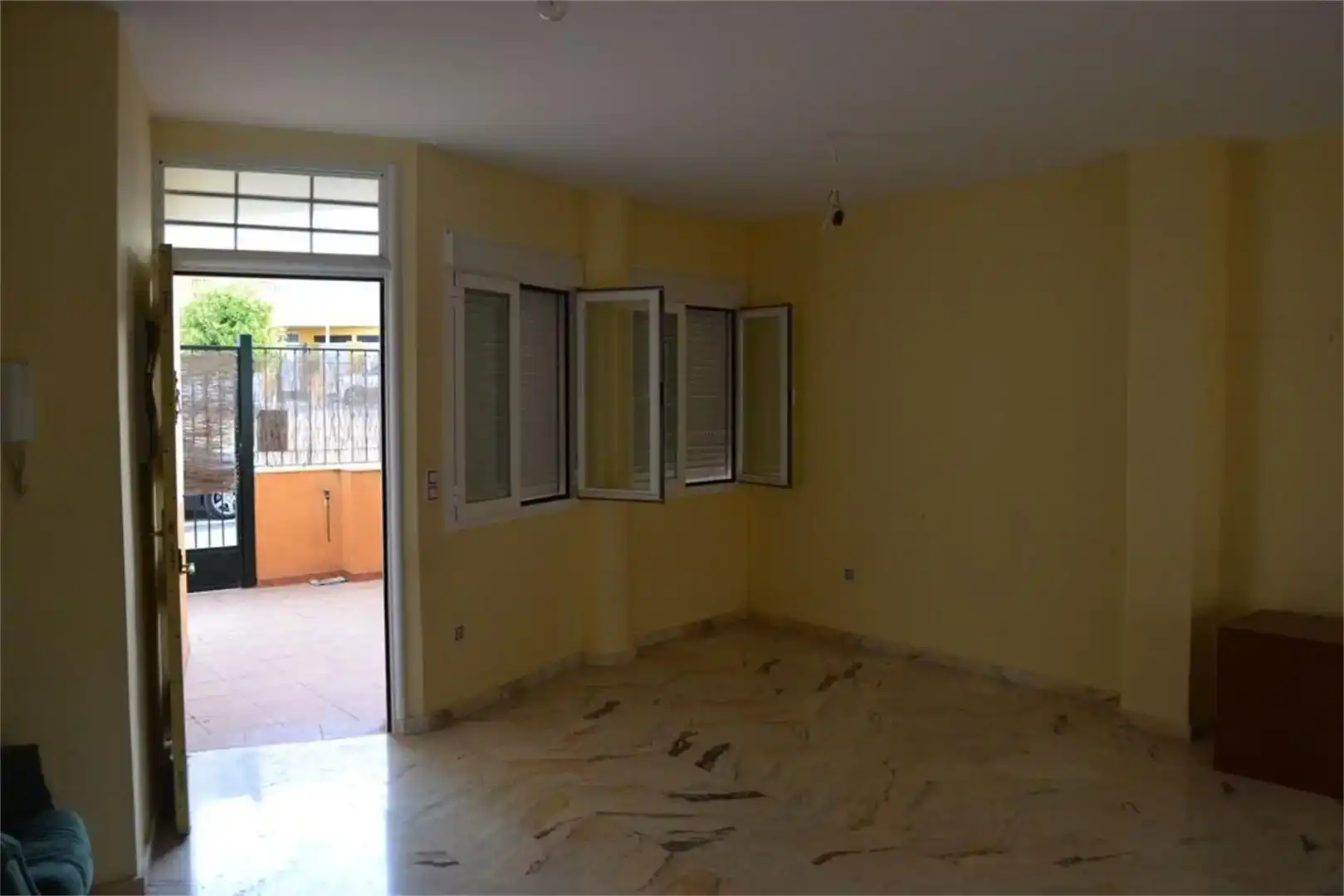 Casa adosada en venda en Fuerte del Rey amb Balcó