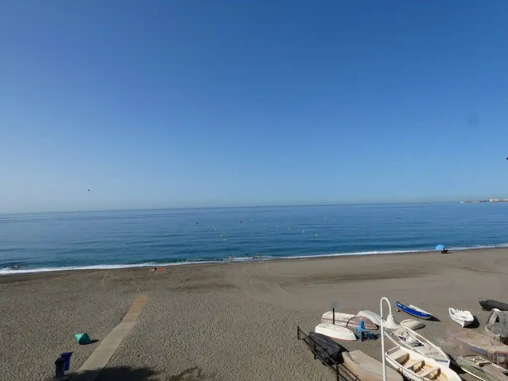 Exterior view of Attic for sale in Vélez-Málaga  with Air Conditioner, Furnished and Balcony