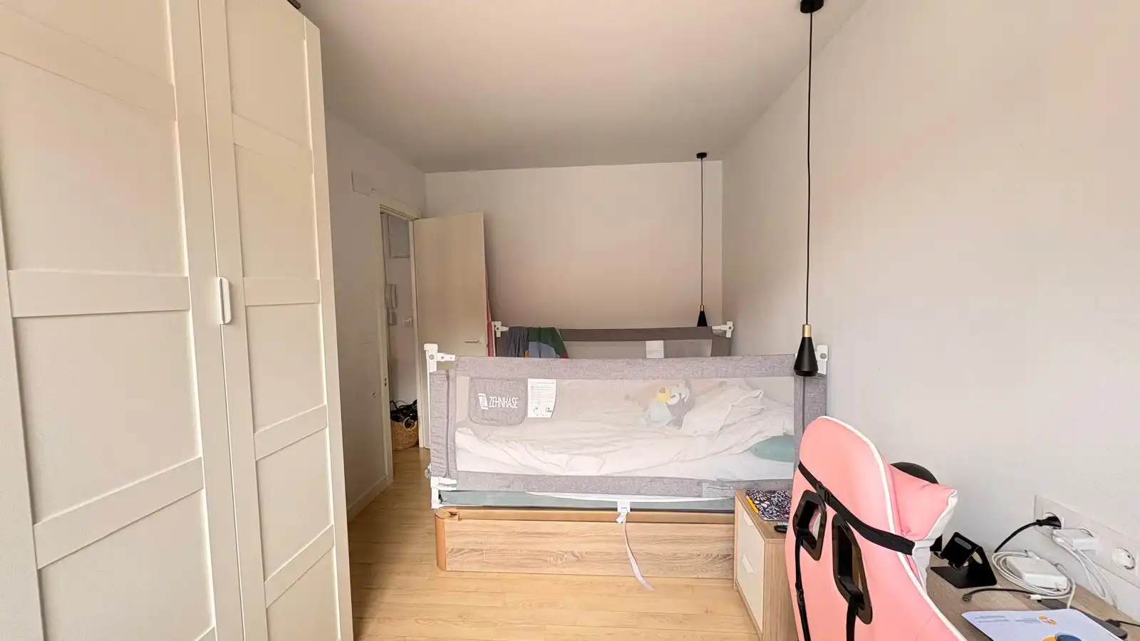 Bedroom of Flat for sale in Barakaldo   with Heating