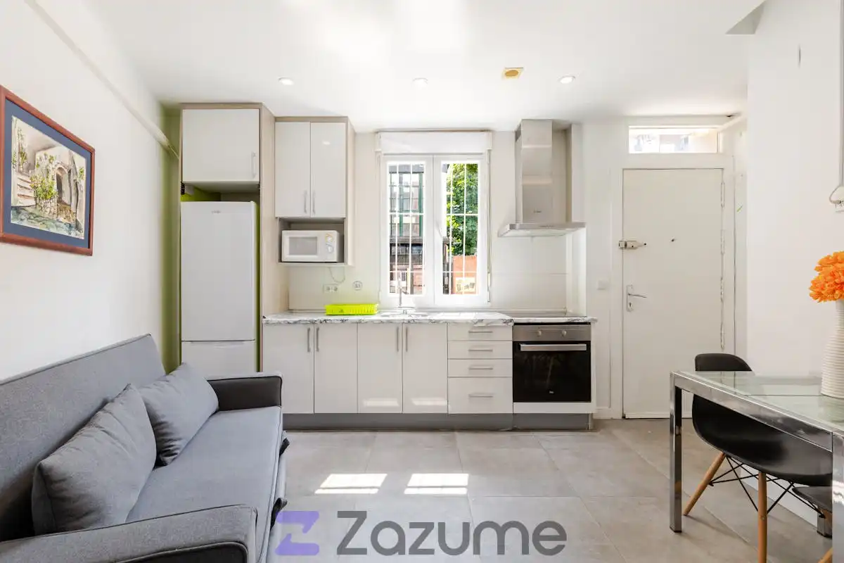 Kitchen of Flat for rent in Madrid  with Air Conditioner, Terrace and Furnished