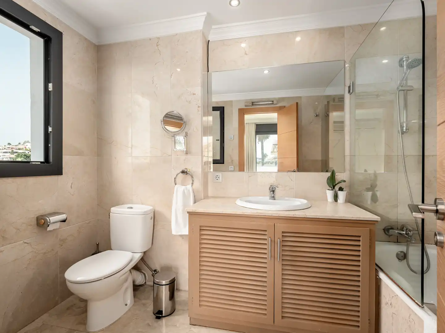 Baño de Casa o chalet en venta en Marbella con Aire acondicionado, Calefacción y Piscina