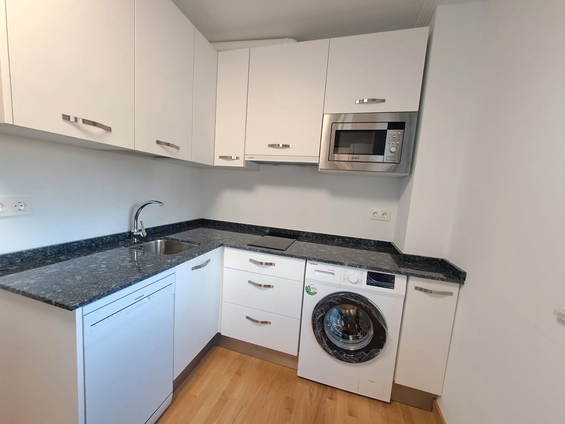 Cocina de Apartamento en venta en Salamanca Capital con Calefacción, Parquet y Amueblado
