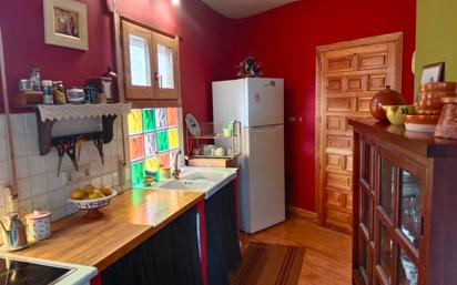 Cuina de Casa o xalet en venda en Garganta la Olla amb Parquet, Moblat i Rentadora