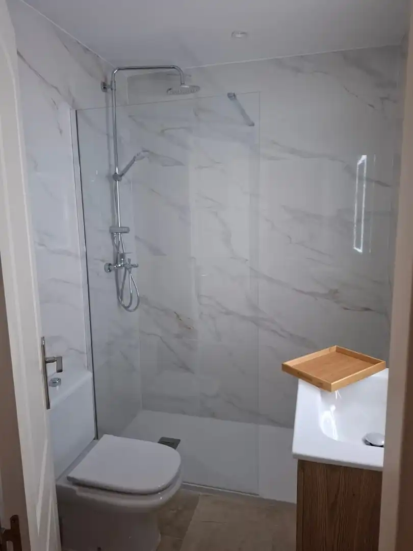 Bathroom of Apartments for rent in Estepona  with Air Conditioner and Terrace