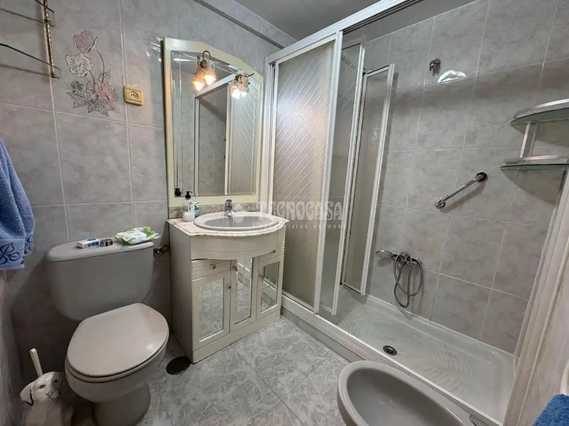Baño de Piso en venta en Getafe con Aire acondicionado, Calefacción y Terraza