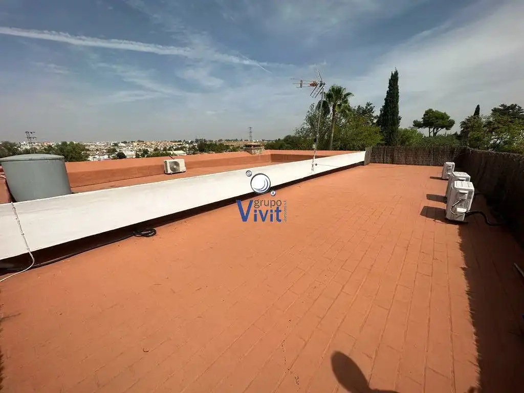 Terraza de Casa o chalet en venta en Alcalá de Guadaira con Aire acondicionado, Jardín privado y Piscina