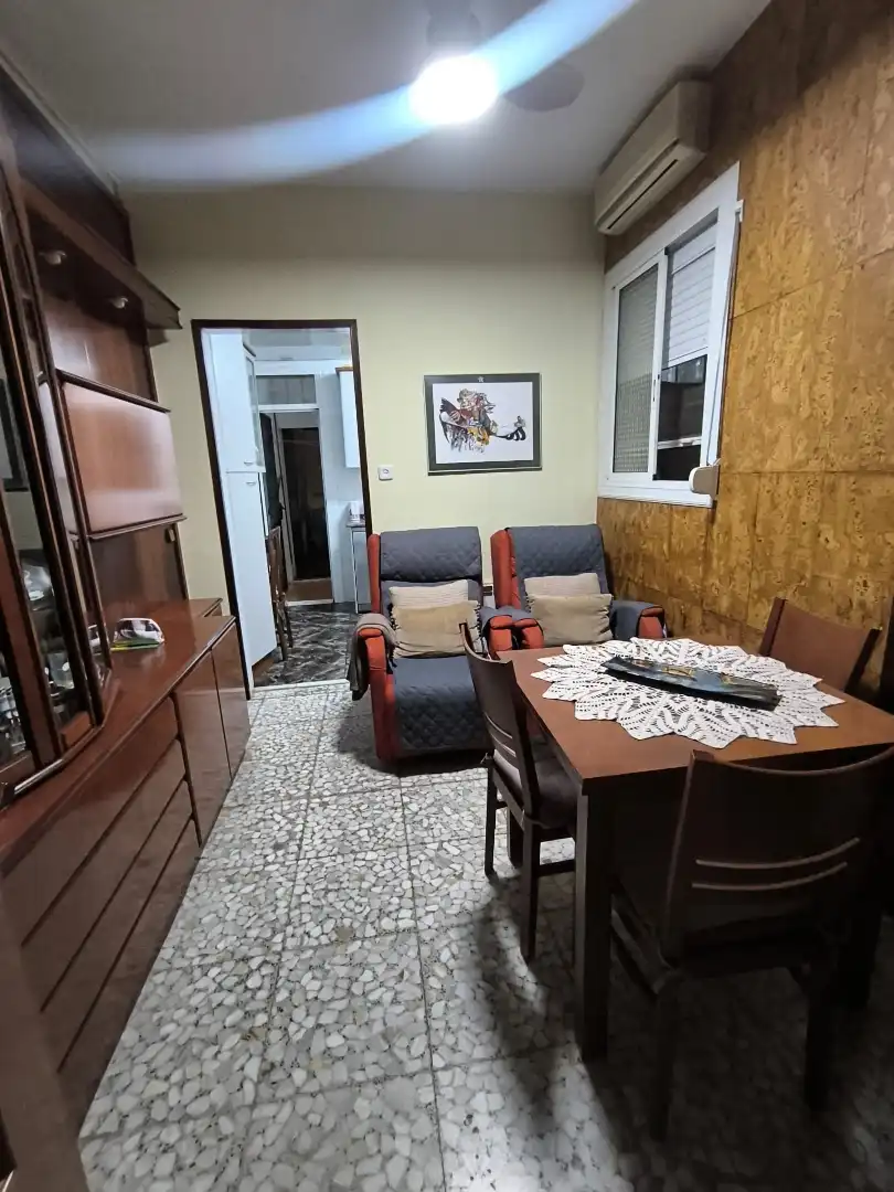 Sala de estar de Casa o chalet en venta en L'Hospitalet de Llobregat con Calefacción, Terraza y Alarma