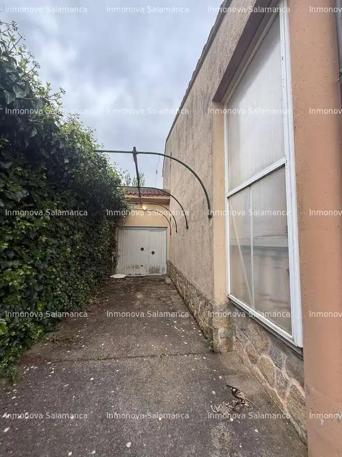 Aparcament de Casa o xalet en venda en Membribe de la Sierra amb Calefacció, Jardí privat i Moblat