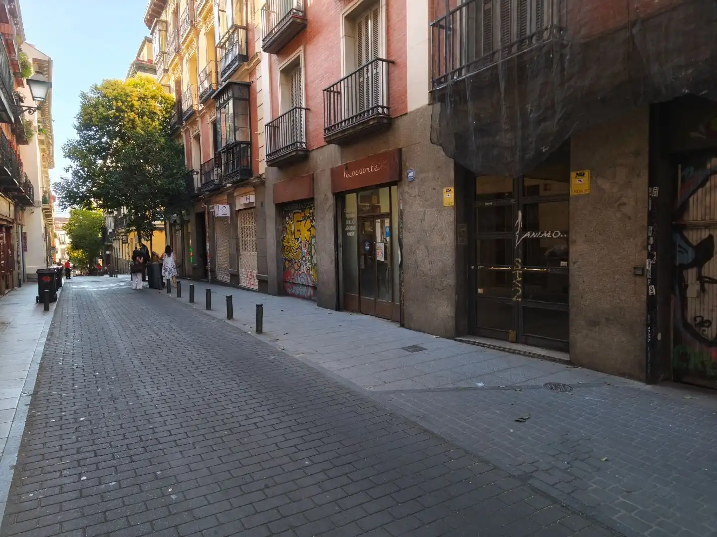 Vista exterior de Local en venda en Madrid