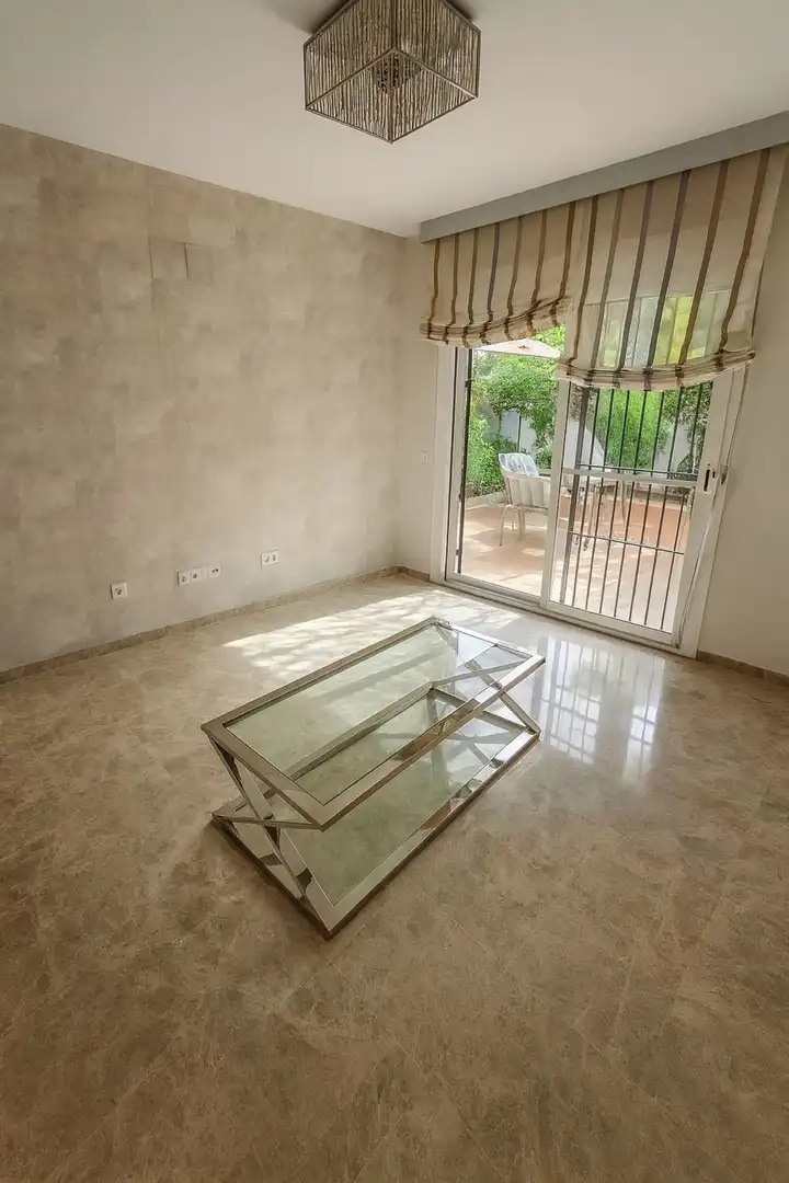 Flat for sale in Nueva Andalucía, imagen 2