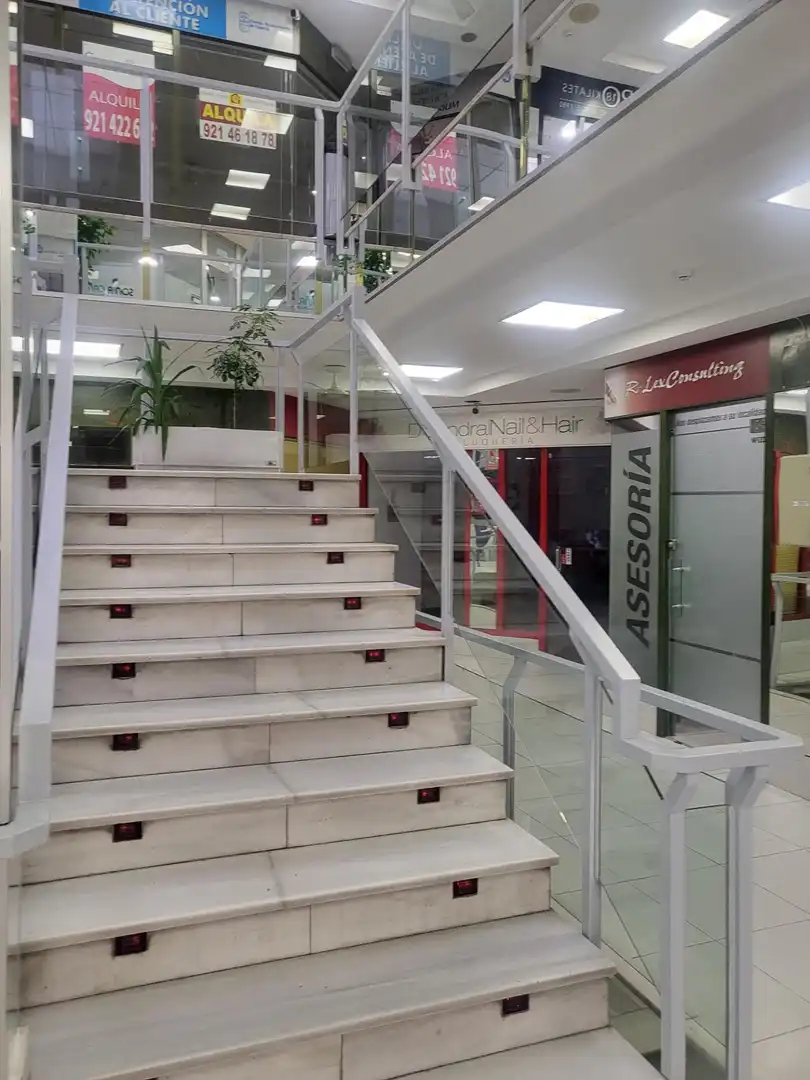 Local comercial en venda a Centro, imagen 2