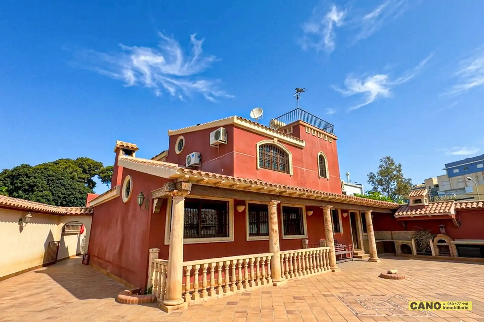 Vista exterior de Casa o chalet en venta en Almería con Aire acondicionado, Calefacción y Piscina