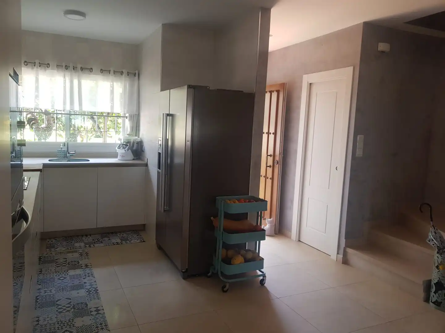 Küche von Einfamilien-Reihenhaus zum Verkauf in Nerja mit Klimaanlage, Heizung und Terrasse