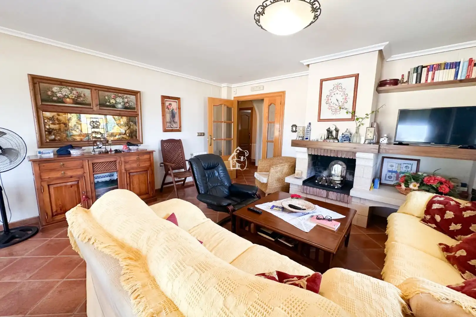 Sala d'estar de Finca rústica de lloguer en San Miguel de Salinas amb Aire condicionat, Jardí privat i Terrassa