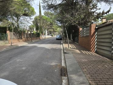 Casa amb piscina en venda a Carrer les Flors