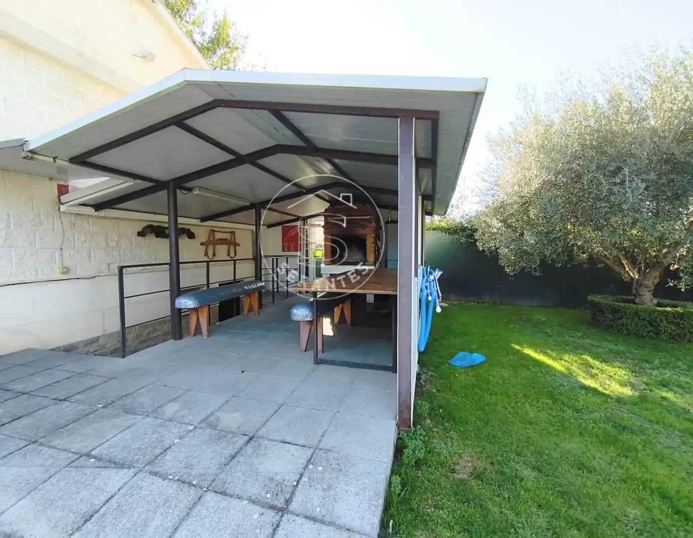 Country house zum Verkauf in Aranguren, Navarra