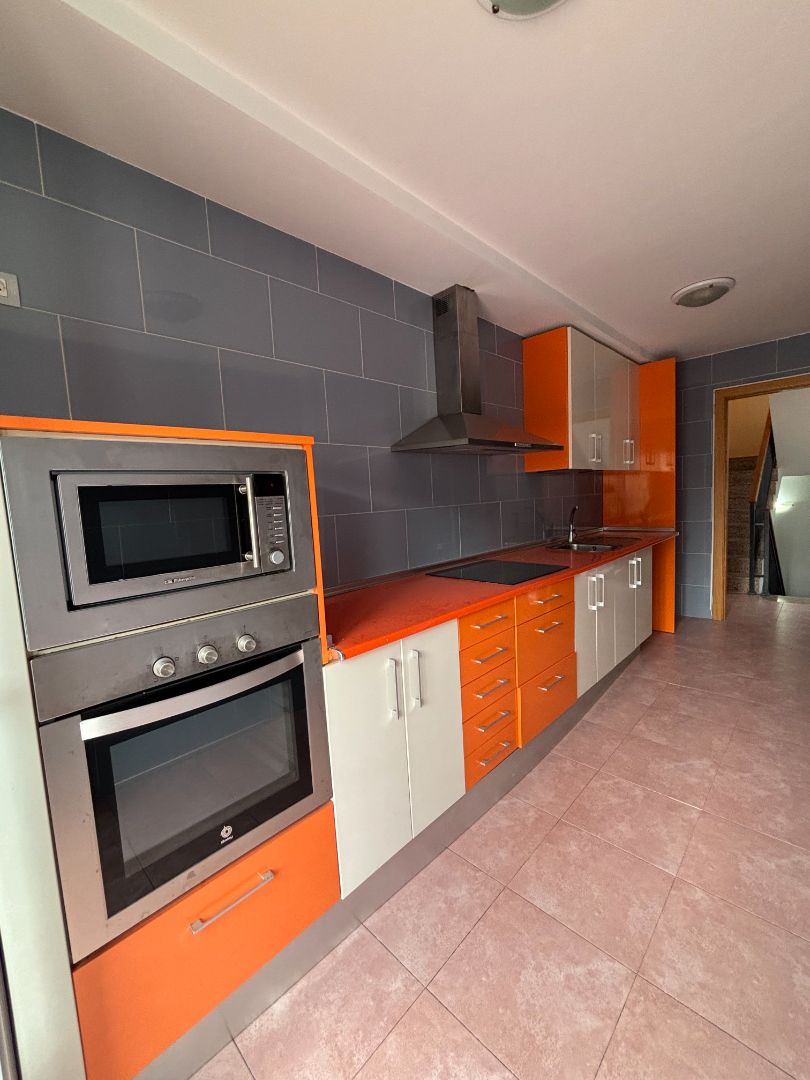 Kitchen of Single-family semi-detached for sale in Malpartida de Plasencia  with Heating, Private garden and Storage room