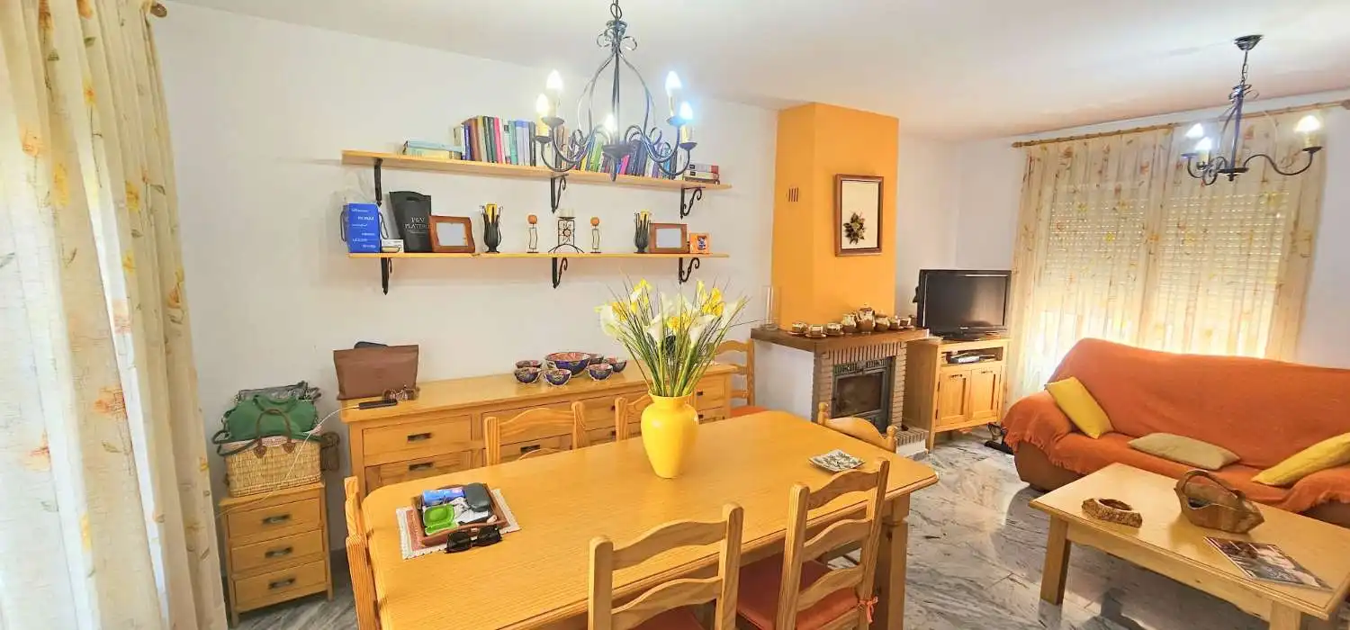 Menjador de Casa o xalet en venda en Vélez-Málaga amb Aire condicionat, Calefacció i Terrassa