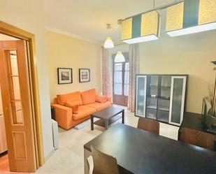 Living room of Flat to rent in  Granada Capital  with Air Conditioner, Heating and Furnished
