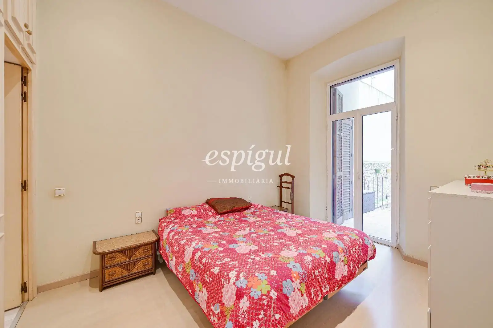 Habitación de Piso en venta en Girona con Calefacción, Terraza y Amueblado