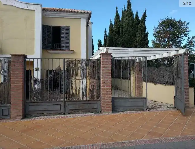 Vista exterior de Casa o chalet en venta en Marbella con Aire acondicionado, Calefacción y Jardín privado