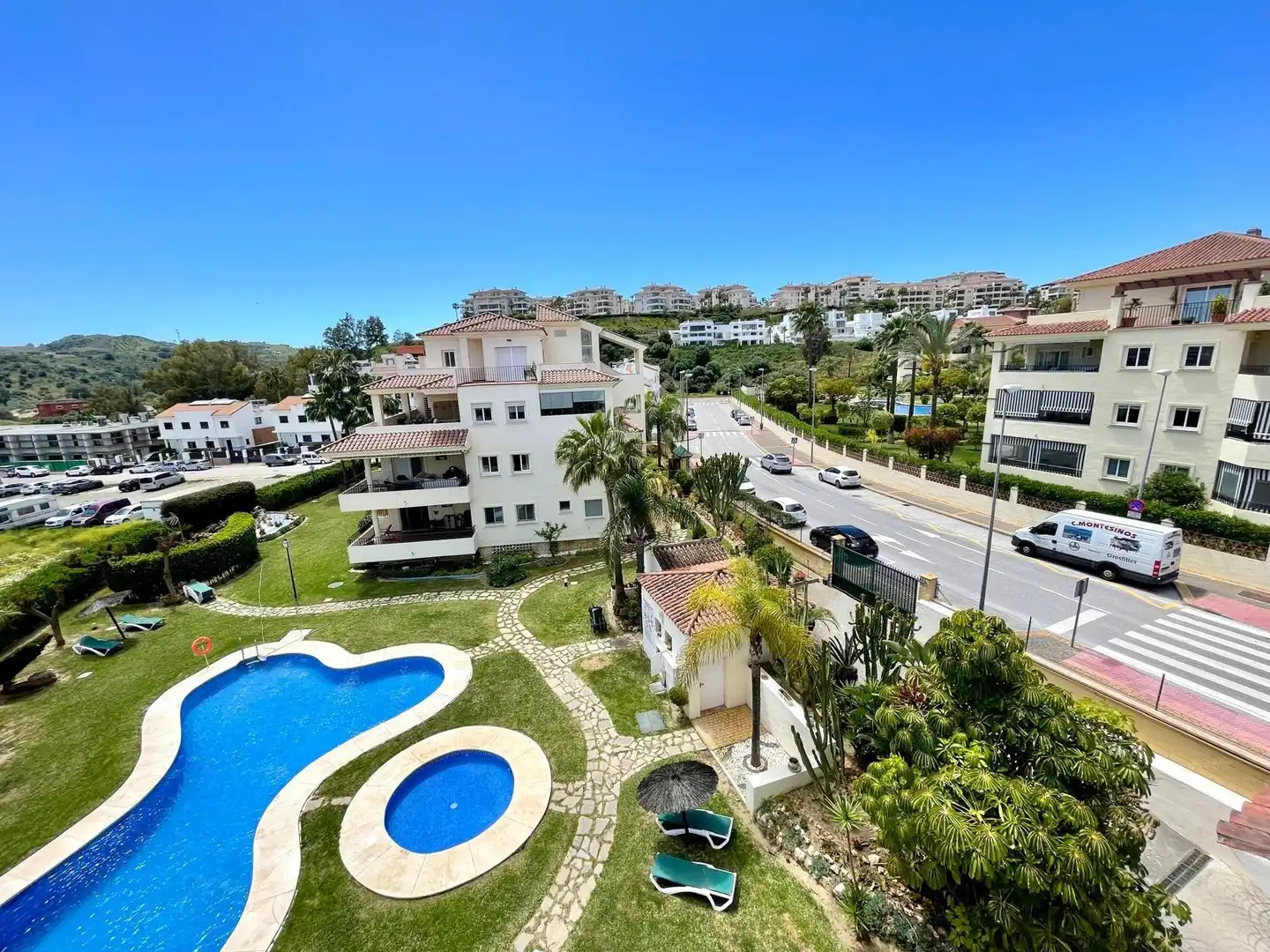 Vista exterior de Ático en venta en Mijas con Aire acondicionado, Calefacción y Jardín privado