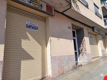 Locale commerciale in affitto a La Serreta