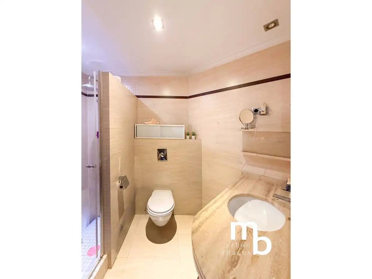 Baño de Piso en venta en Madrid con Aire acondicionado, Calefacción y Parquet