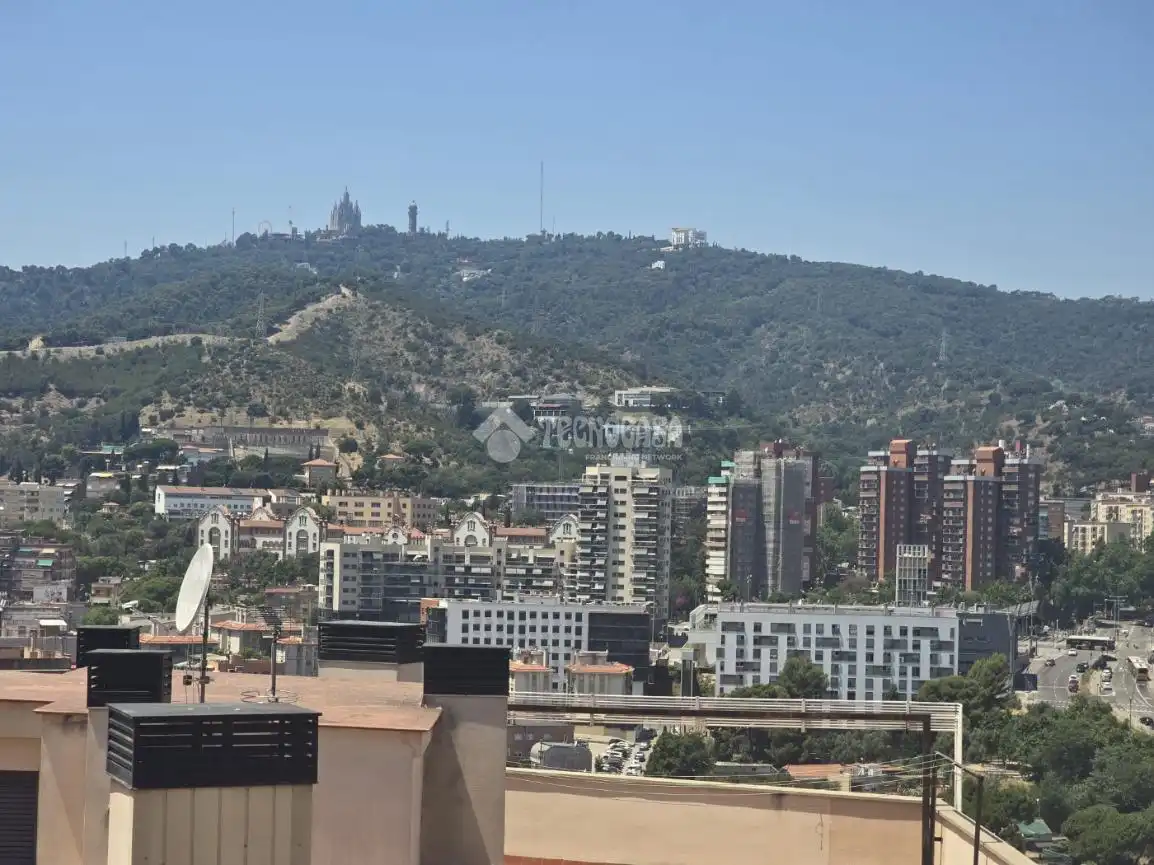 Vista exterior de Pis en venda en Barcelona amb Aire condicionat, Calefacció i Terrassa