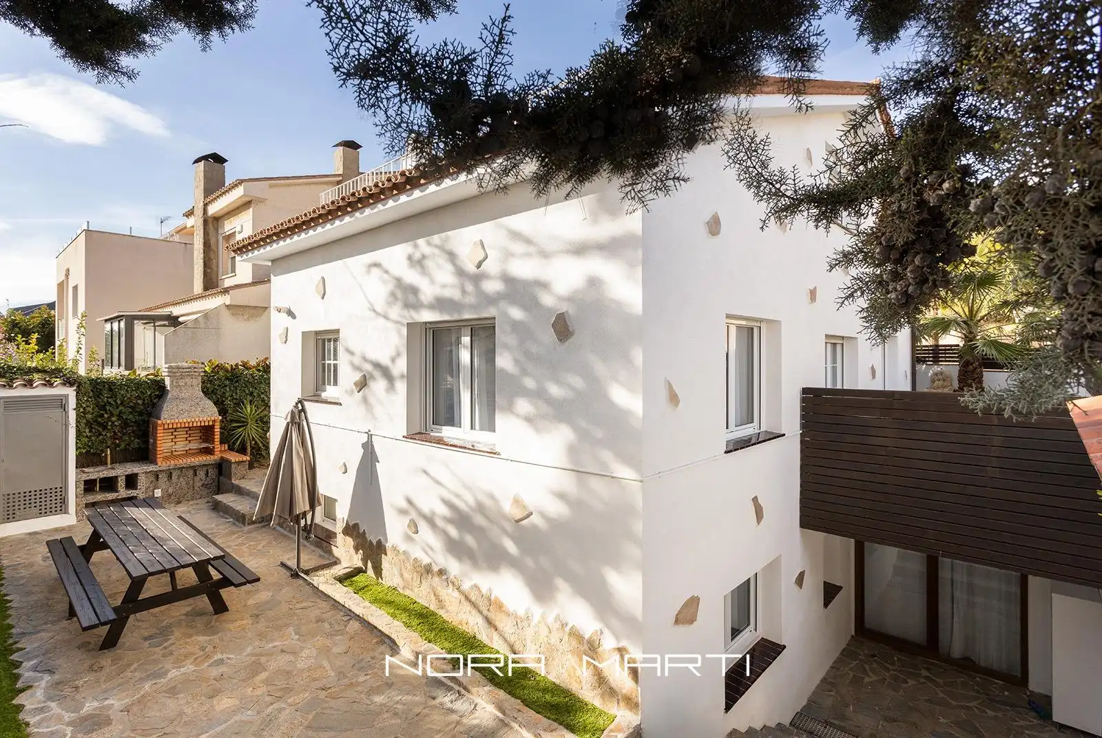 Vista exterior de Casa o chalet en venta en Sant Just Desvern con Aire acondicionado, Calefacción y Jardín privado