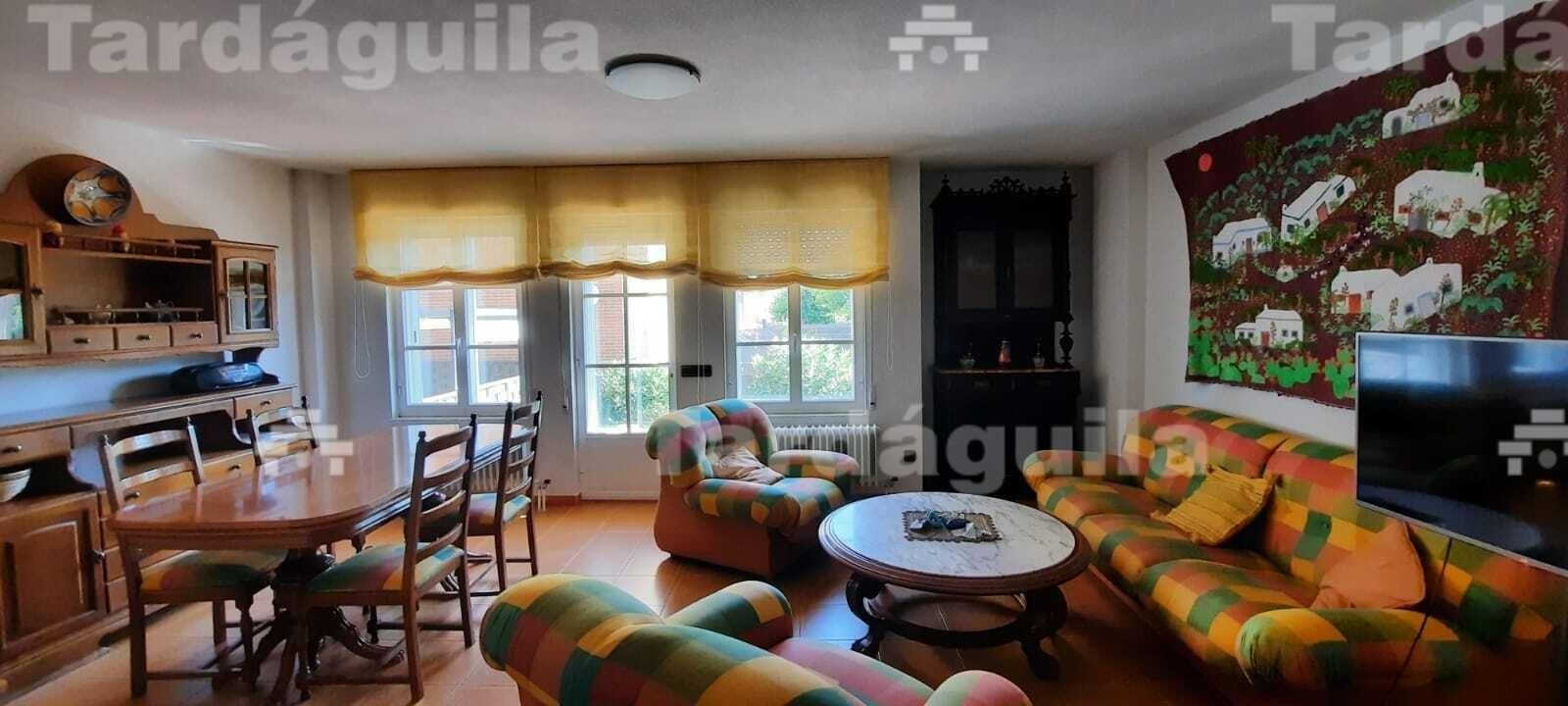 Sala d'estar de Casa o xalet en venda en Terradillos amb Calefacció, Jardí privat i Piscina comunitària