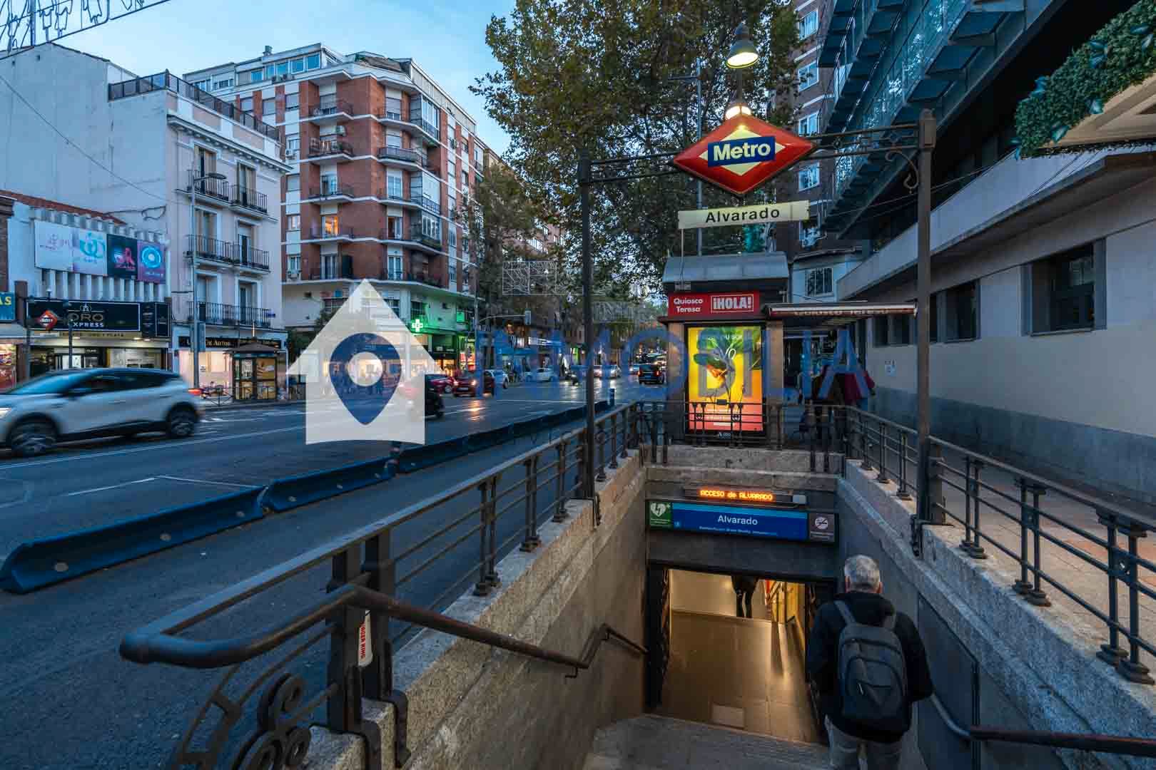 Exterior view of Duplex for sale in  Madrid Capital  with Heating