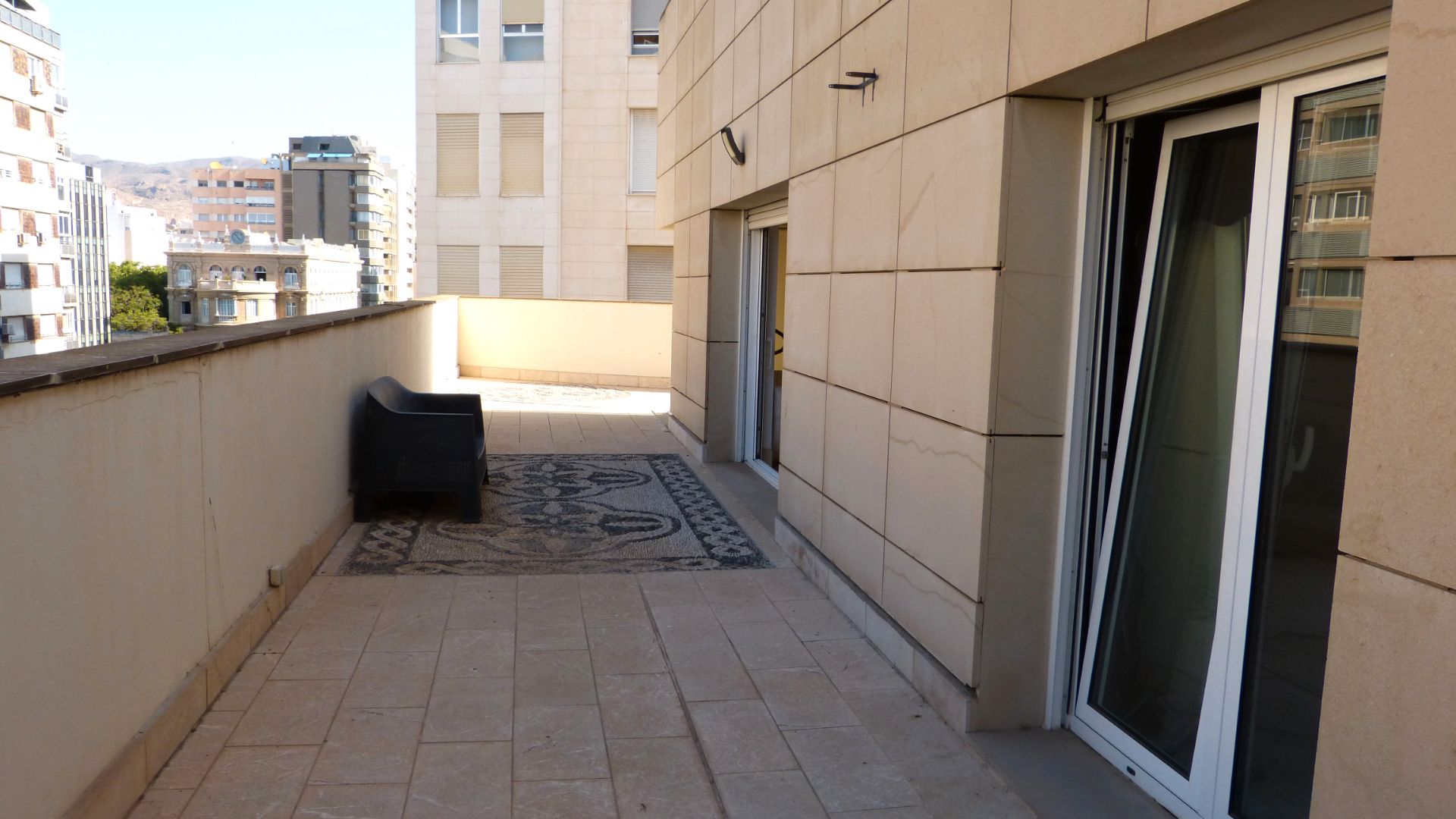 Terrassa de Àtic de lloguer en  Almería Capital amb Aire condicionat, Terrassa i Moblat