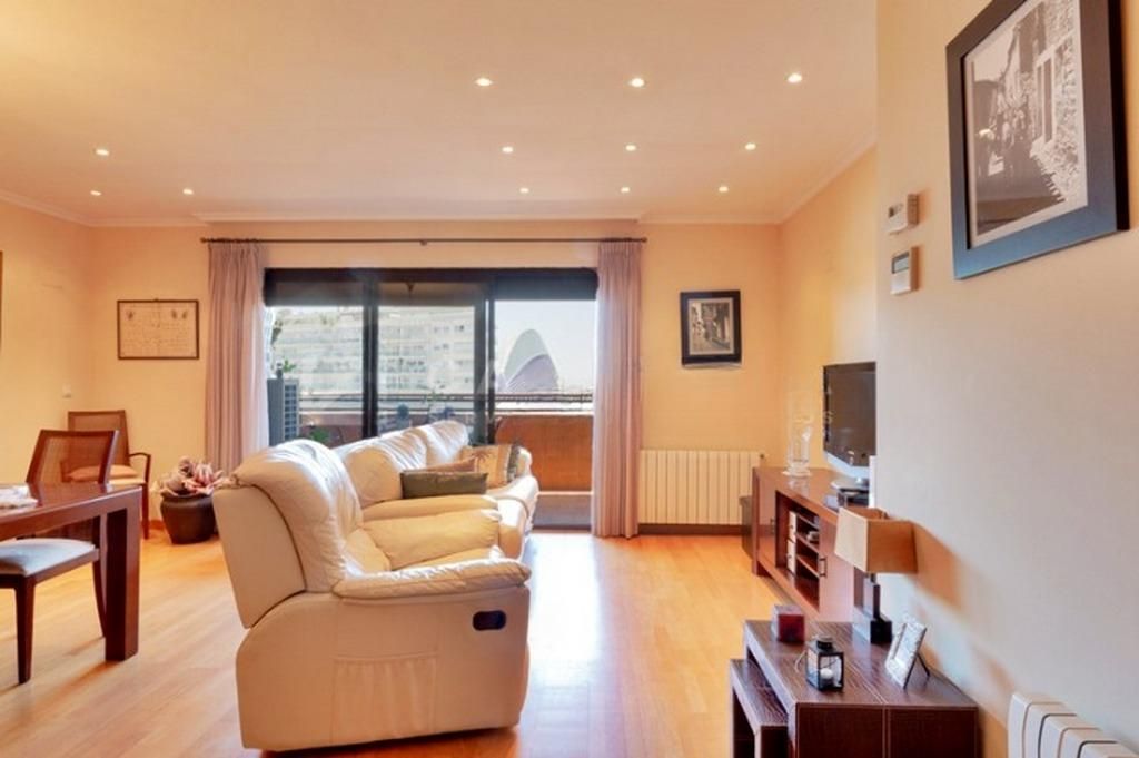 Living room of Flat for sale in  Valencia Capital  with Air Conditioner, Private garden and Parquet flooring