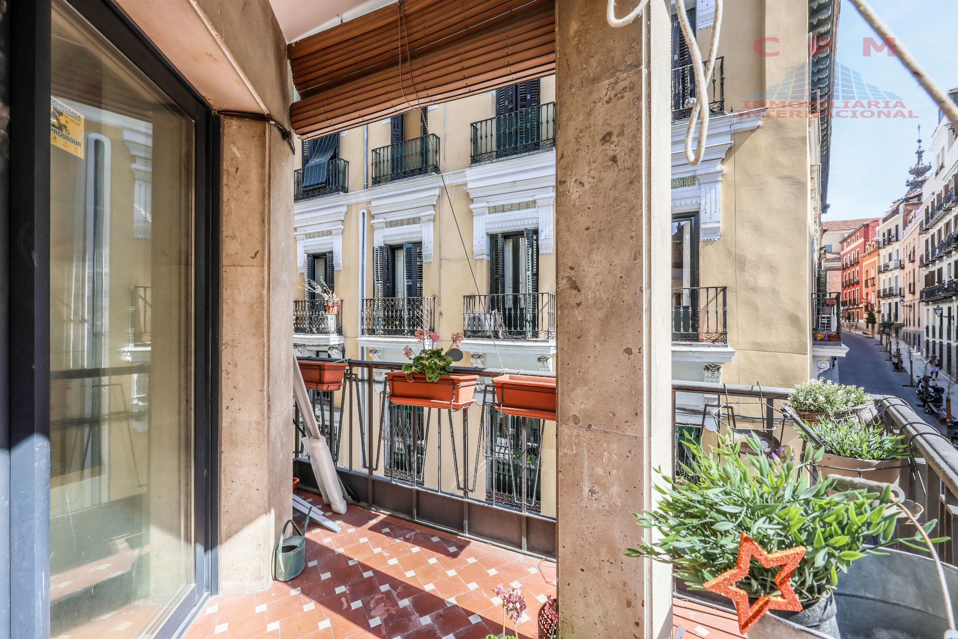 Balcony of Flat to rent in  Madrid Capital  with Air Conditioner, Heating and Parquet flooring