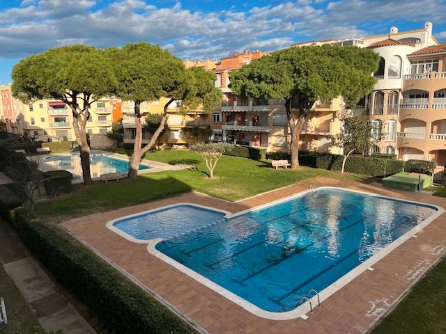 Swimming pool of Apartment for sale in Empuriabrava  with Air Conditioner, Parquet flooring and Terrace