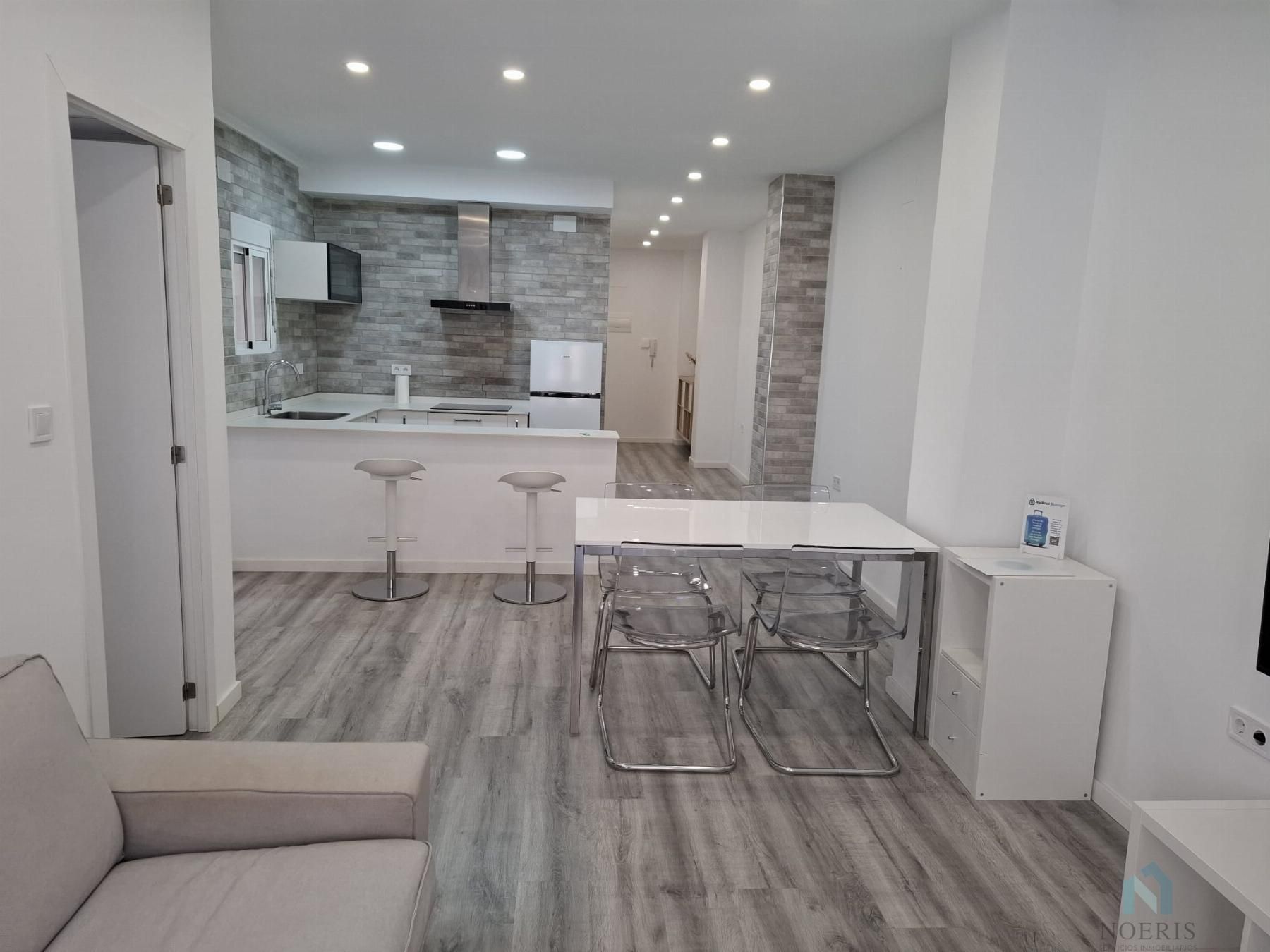 Kitchen of Flat to rent in  Valencia Capital  with Air Conditioner, Terrace and Furnished