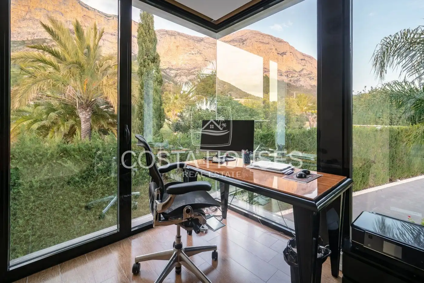 Houses for sale in Jávea / Xàbia  with Air Conditioner, Private garden and Terrace