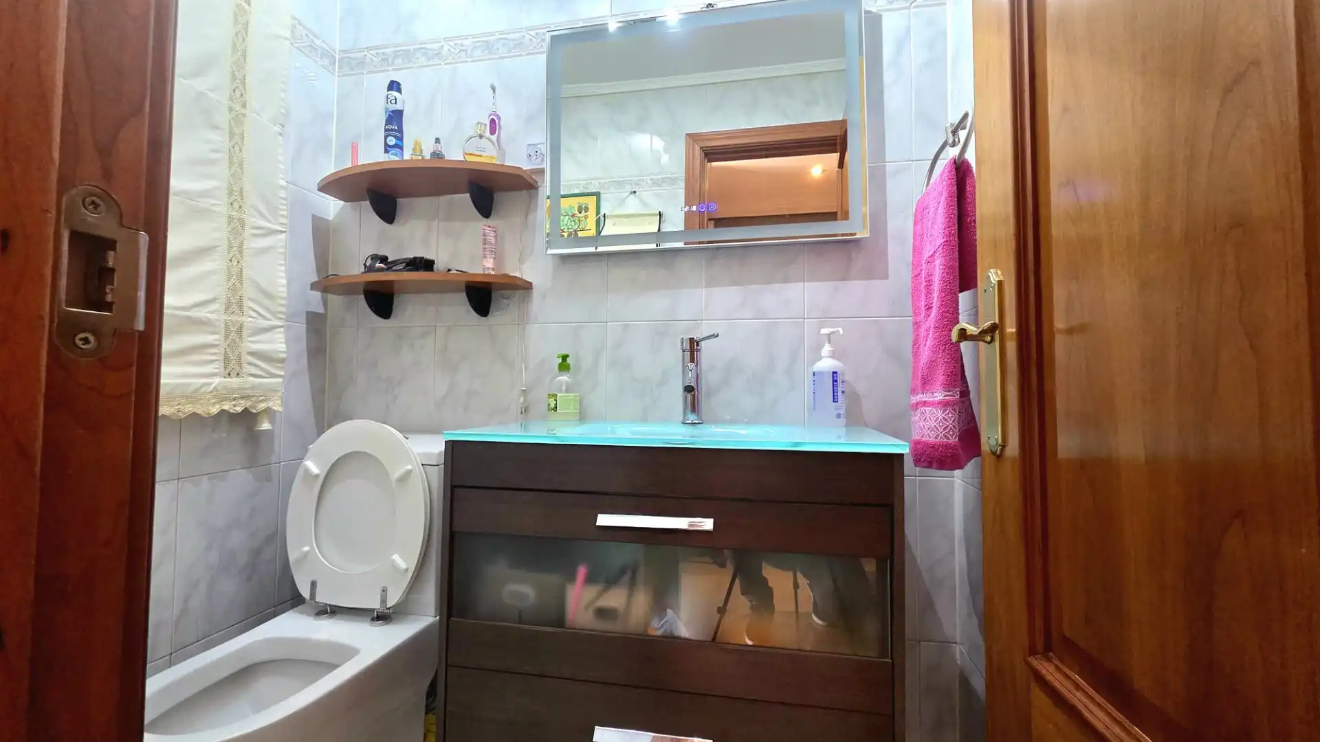 Bany de Casa o xalet en venda en Parla amb Aire condicionat, Calefacció i Jardí privat