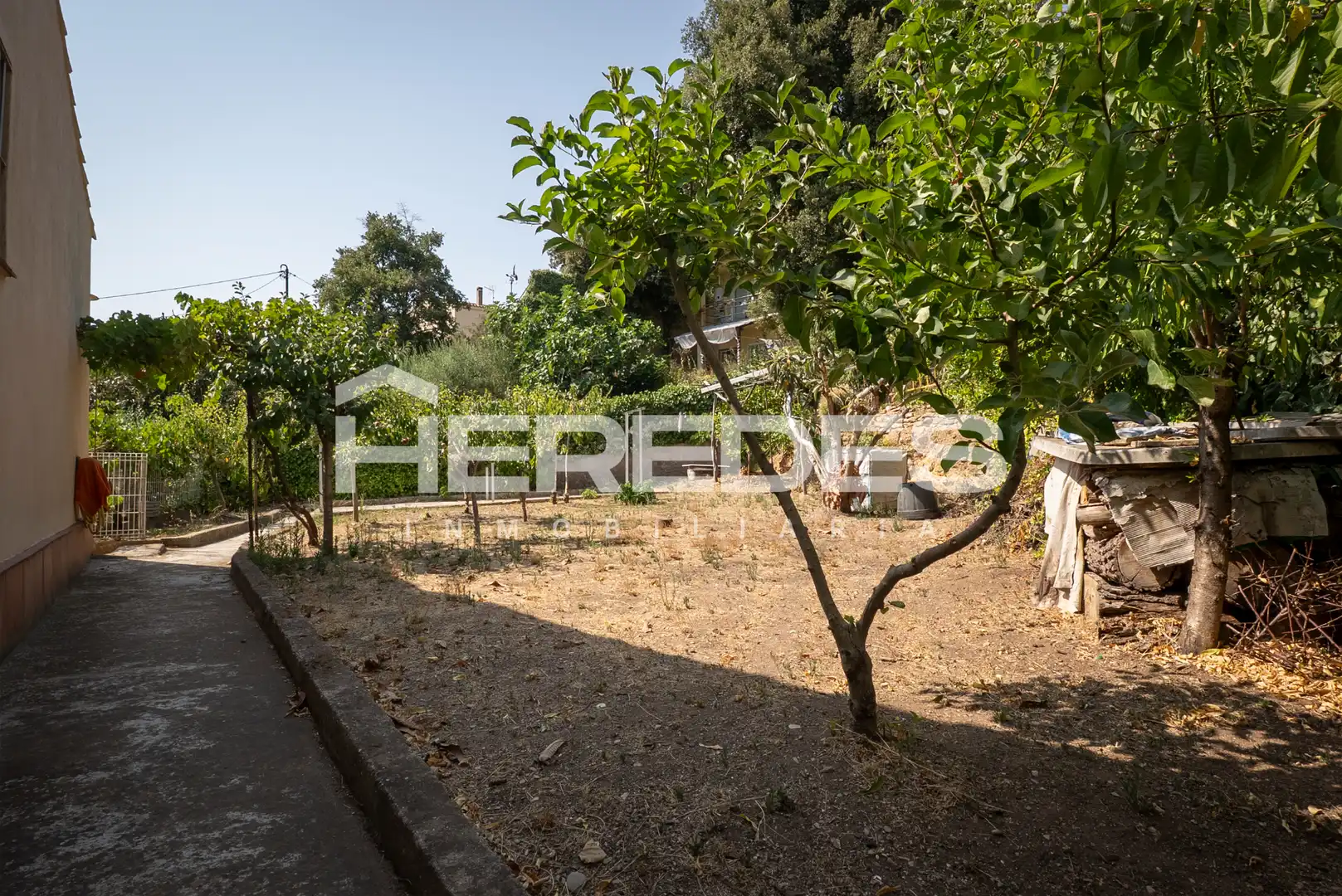 Casa o xalet en venda en Torrelles de Llobregat amb Jardí privat, Terrassa i Moblat