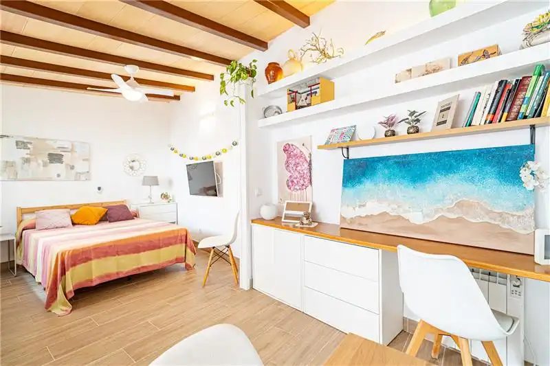 Sala d'estar de Casa adosada en venda en  Palma de Mallorca amb Aire condicionat, Jardí privat i Terrassa