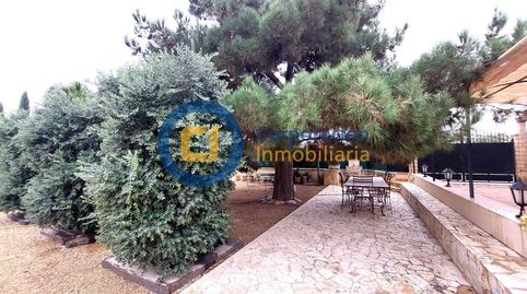 Chalet con cinco dormitorios, amplio garaje y piscina en Campillo, image 2