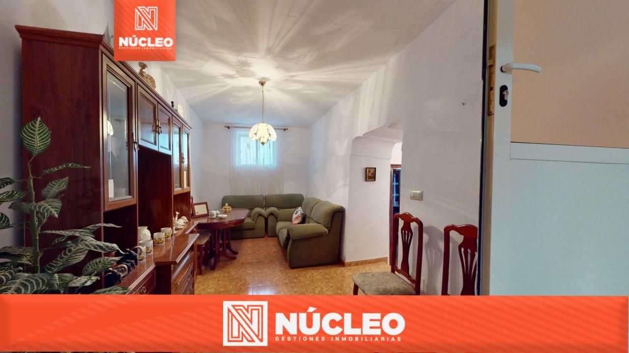 Wohnzimmer von Country house zum verkauf in Tahal mit Möbliert und Ofen