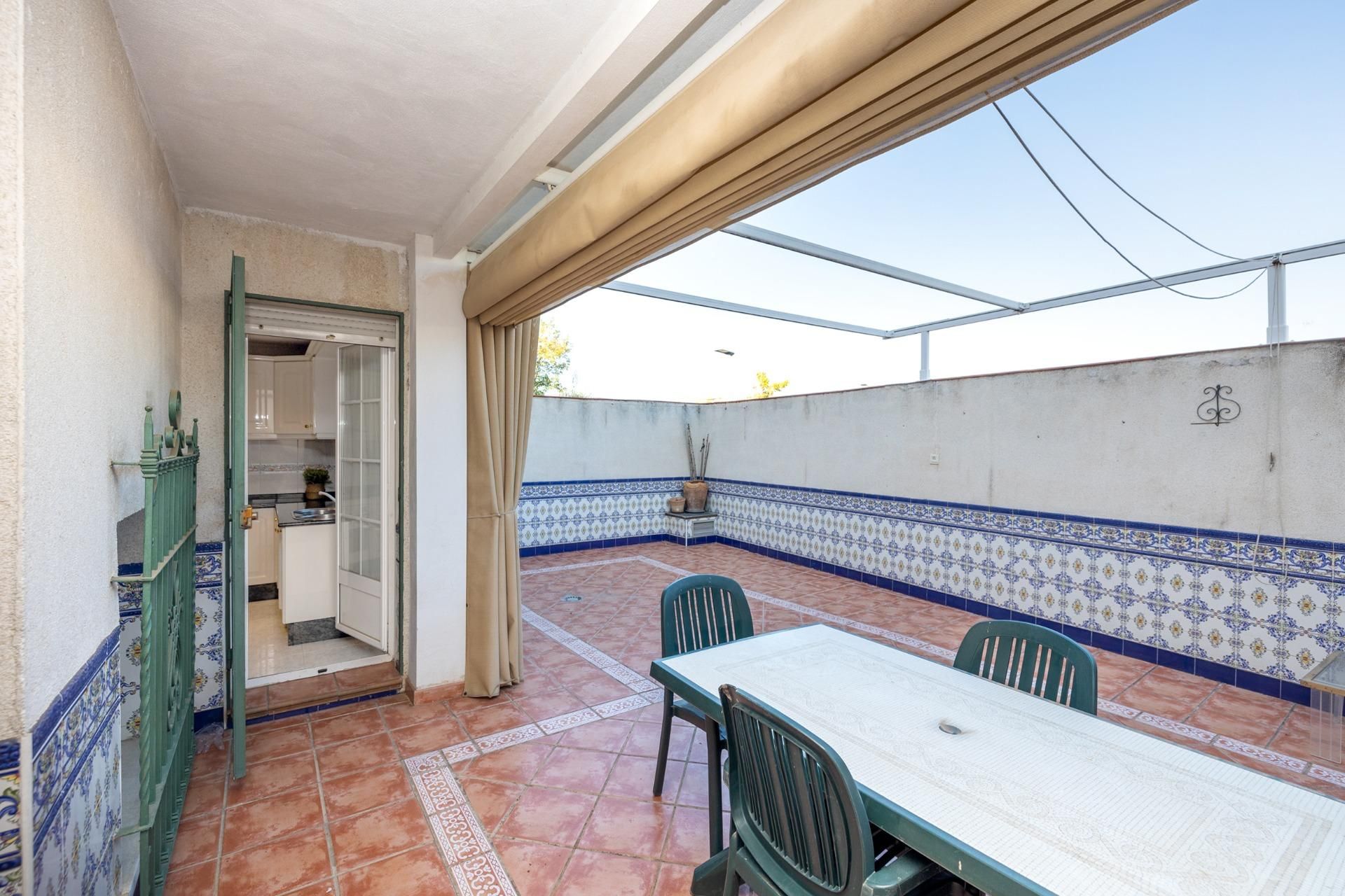 Terrace of House or chalet for sale in  Granada Capital  with Heating, Private garden and Parquet flooring