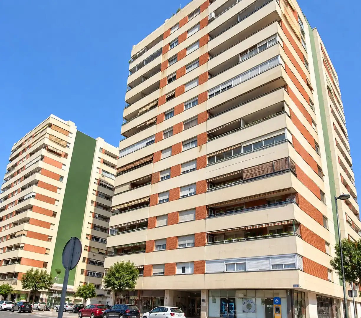 Vista exterior de Pis de lloguer en Valencia amb Aire condicionat, Jardí privat i Balcó