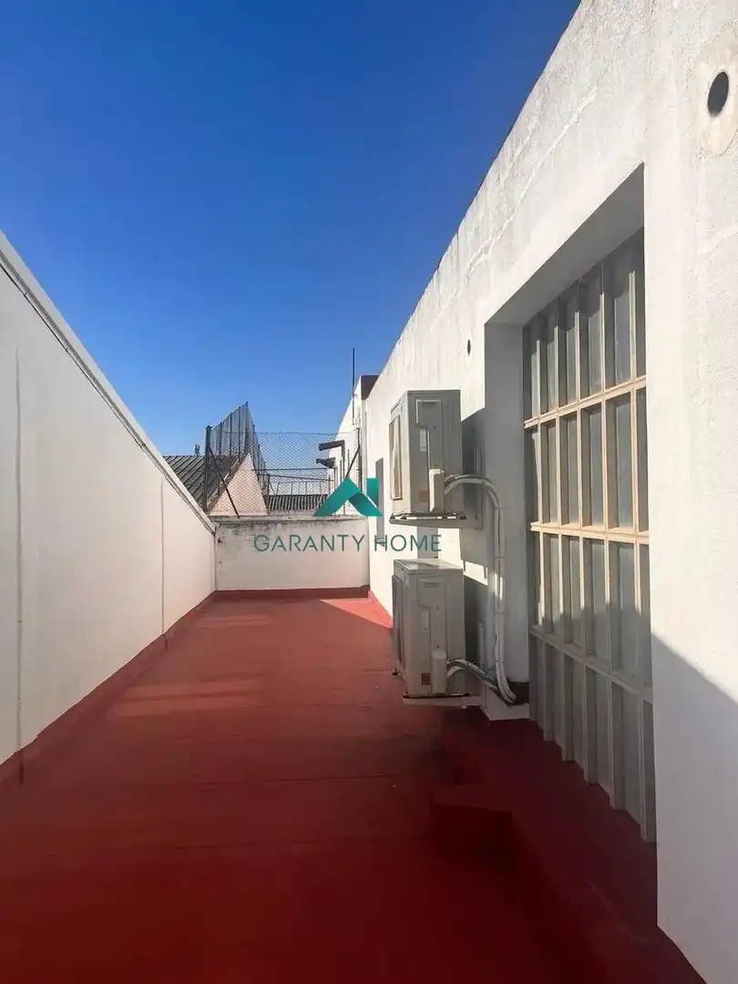 Vista exterior de Oficina de lloguer en Valladolid amb Aire condicionat, Calefacció i Moblat