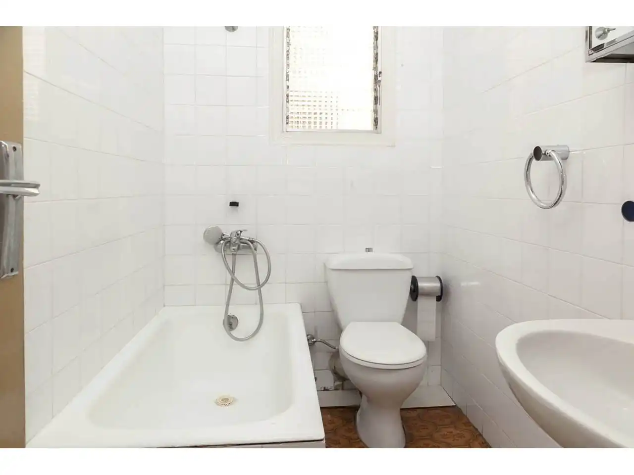 Baño de Piso en venta en L'Hospitalet de Llobregat con Balcón