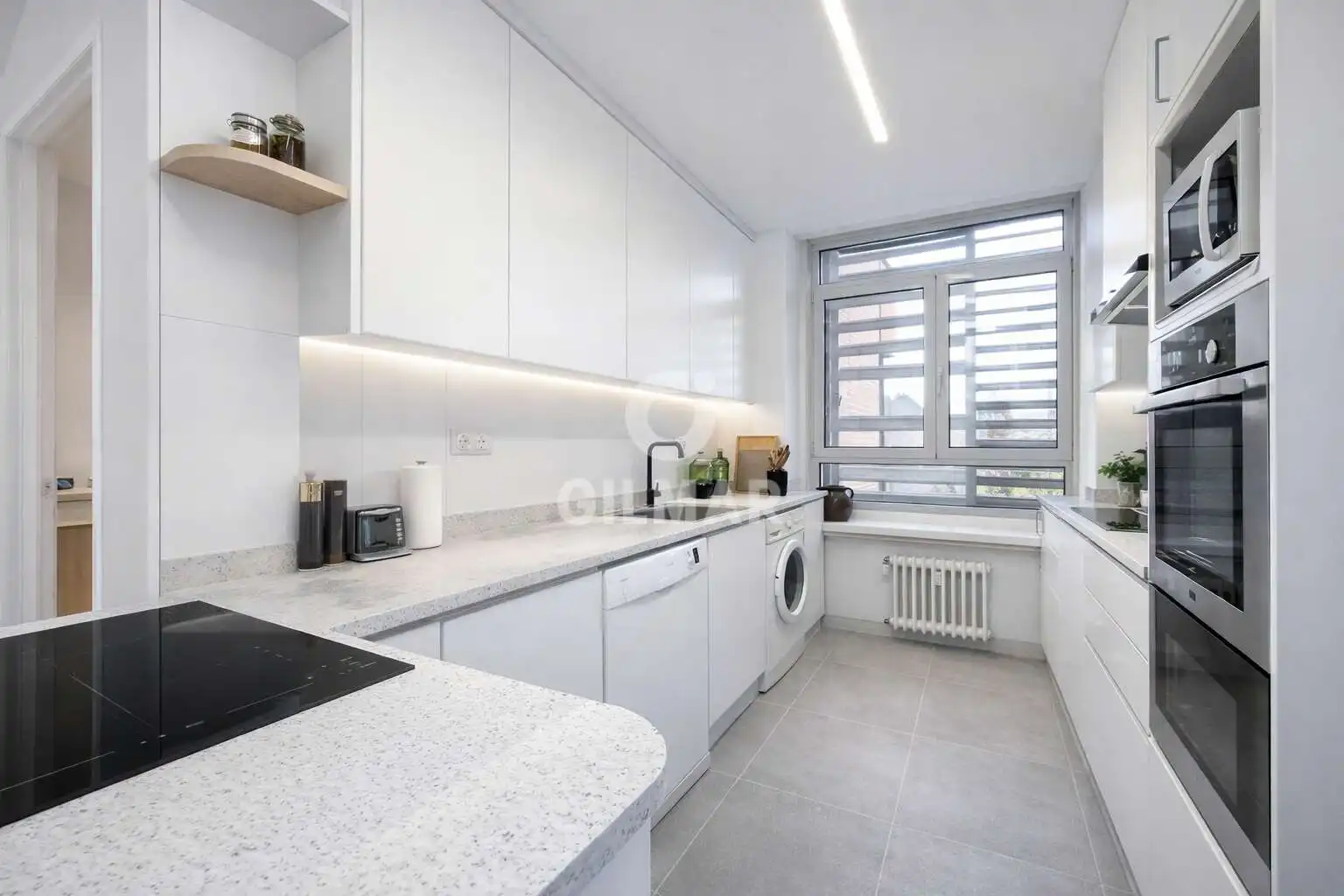 Küche von Wohnung zum Verkauf in Madrid mit Heizung, Privatgarten und Abstellraum